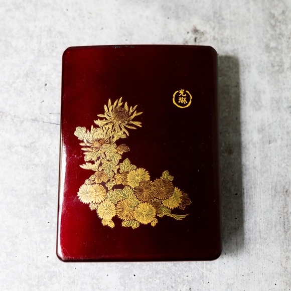 Asian lacquer red black gold floral vintage divided box with lid 7.5" x 5.5" - Picture 1 of 10